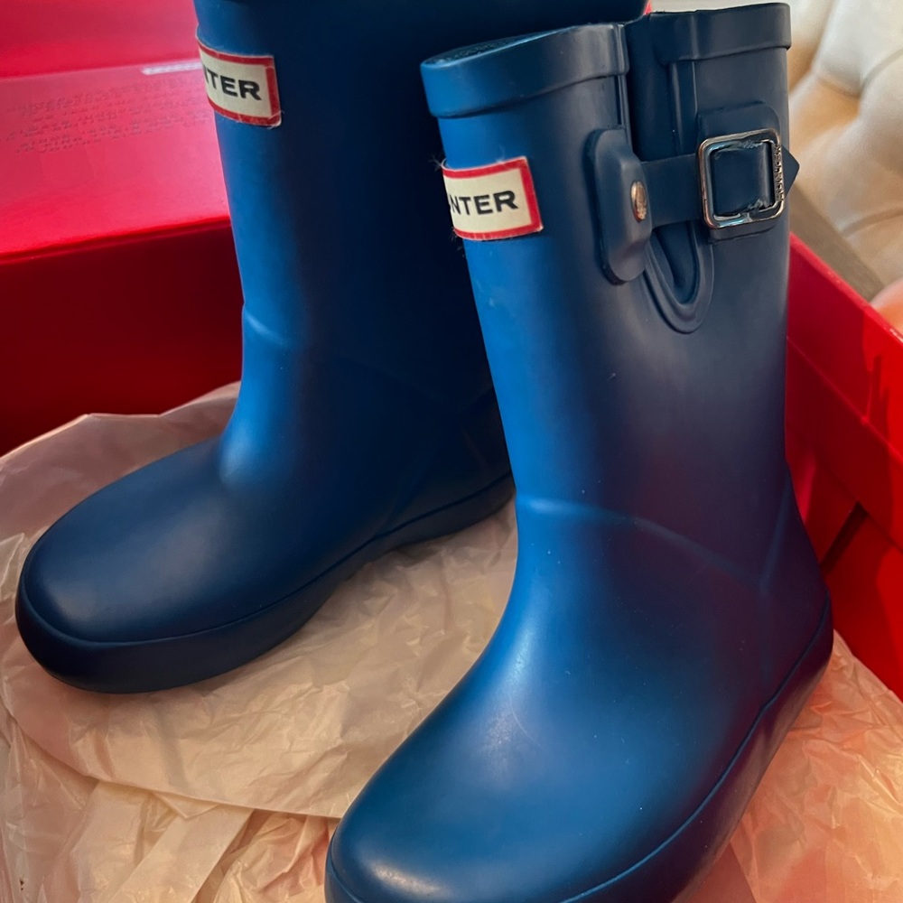 Hunter Classic Navy Boots with Buckle